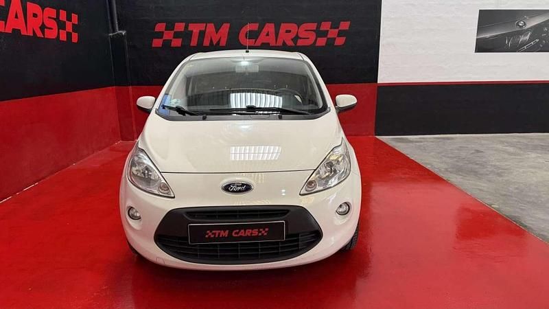 Usado Ford Ka Trend+ 69 CV (50 kW) 2015 Blanco Utilitario