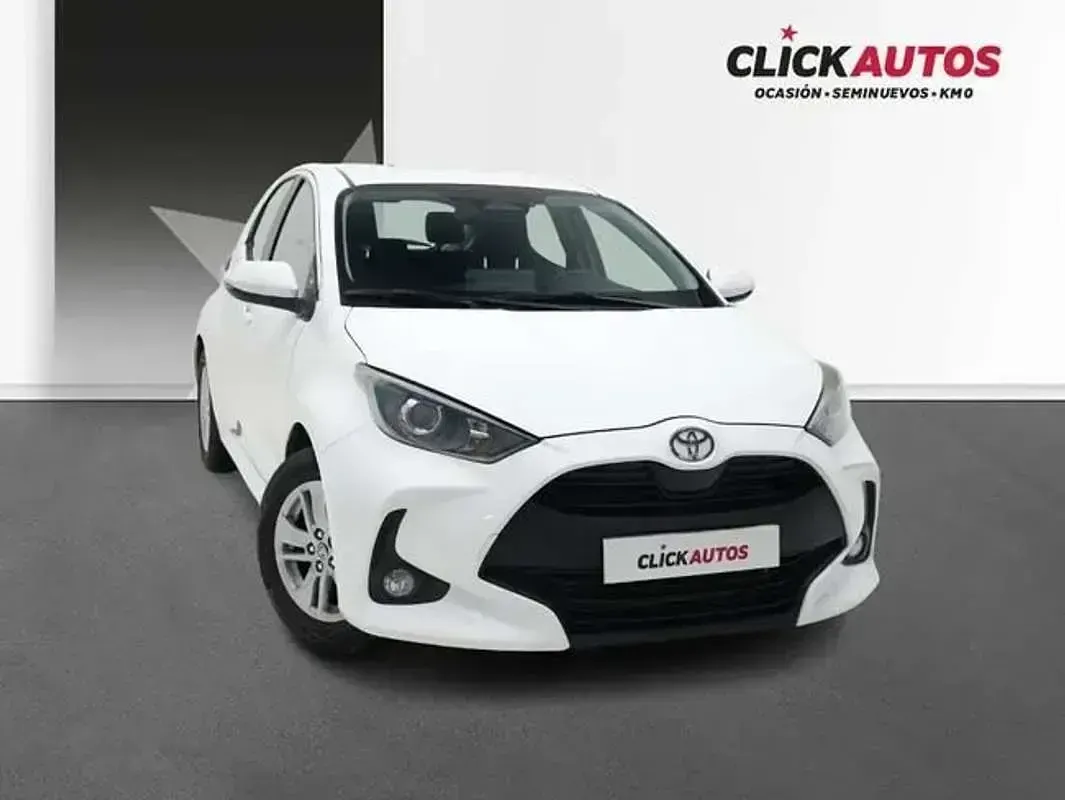 Usado Toyota Yaris Business Edition 116 CV (85 kW) 2025 Blanco Utilitario