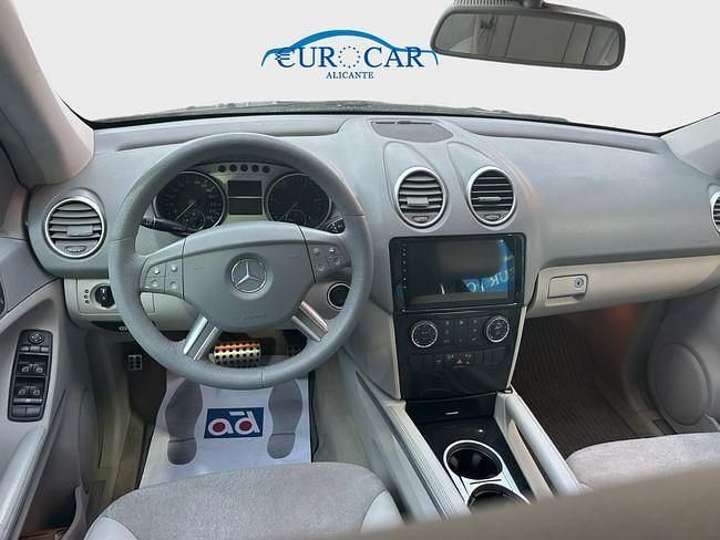 Usado Mercedes ML280 190 CV (139 kW) 2007 Negro SUV