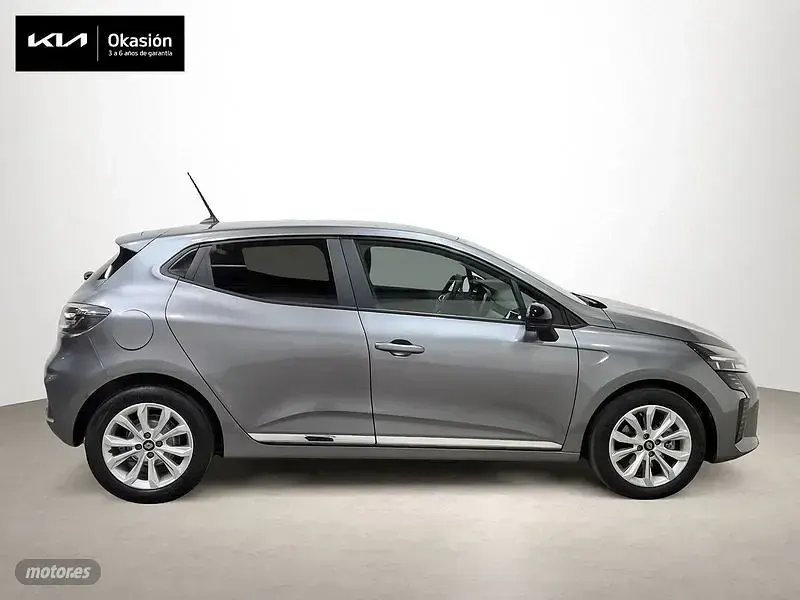 Usado Renault Clio V Evolution 100 CV (73 kW) 2024 Gris Berlina