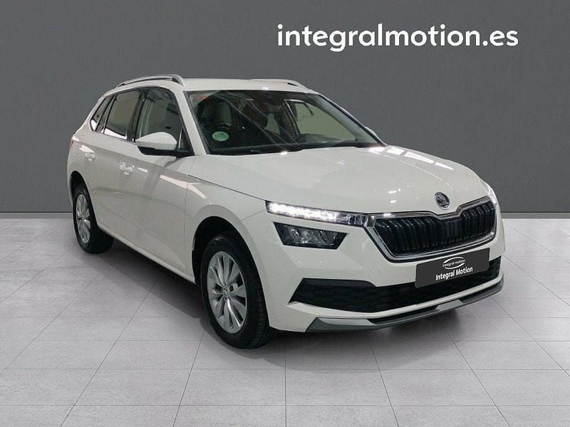 Usado Skoda Kamiq Ambition 110 CV (80 kW) 2021 Blanco SUV