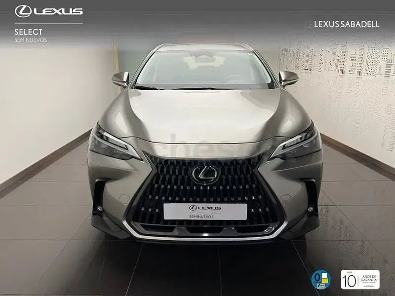 Usado Lexus NX450h+ 292 CV (214 kW) 2025 Gris / plata SUV