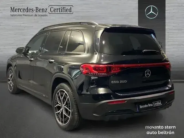 Usado Mercedes EQB250 AMG line 139 kW (190 CV) 2022 Negro SUV