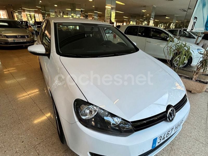 Blanco Usado 2011 VW Golf VI Berlina | 10.900 € (Un poco caro) - Imagen 1/4
