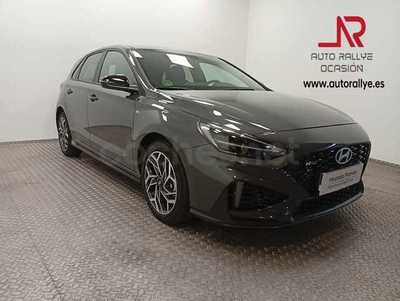 Usado Hyundai i30 N Line 100 CV (73 kW) 2025 Gris / plata Berlina