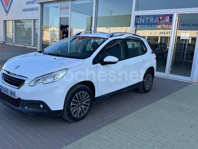 Usado Peugeot 2008 Style 100 CV (73 kW) 2015 Blanco SUV