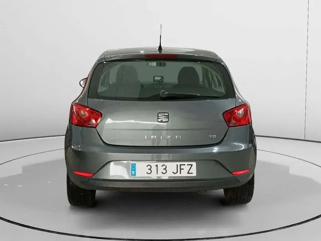Usado Seat Ibiza Style 90 CV (66 kW) 2015 Gris Utilitario