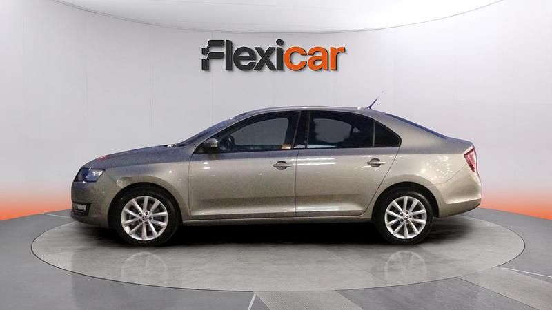 Usado Skoda Rapid Active 110 CV (80 kW) 2018 Gris Berlina