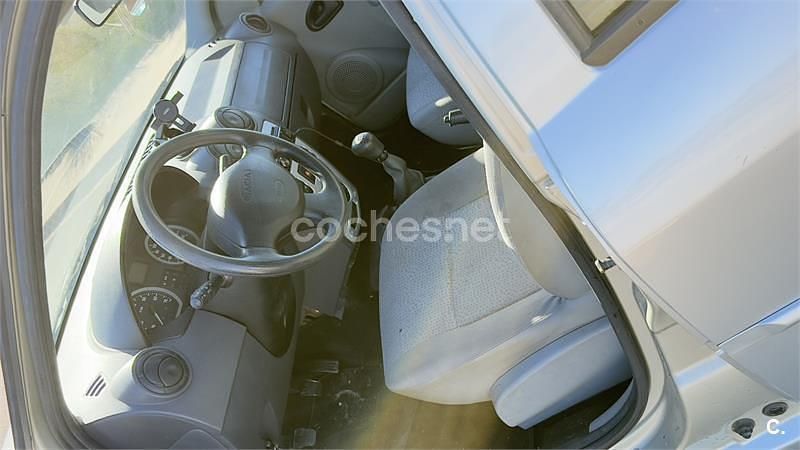 Usado Dacia Logan Lauréate 90 CV (66 kW) 2006 Gris / plata Berlina