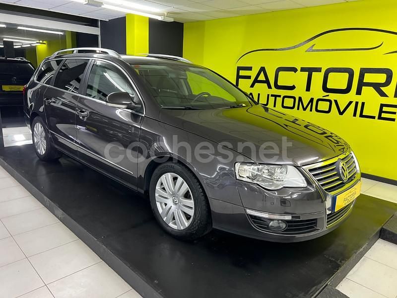 Gris / plata Usado 2009 VW Passat Highline Familiar | 9990 € - Imagen 1/4