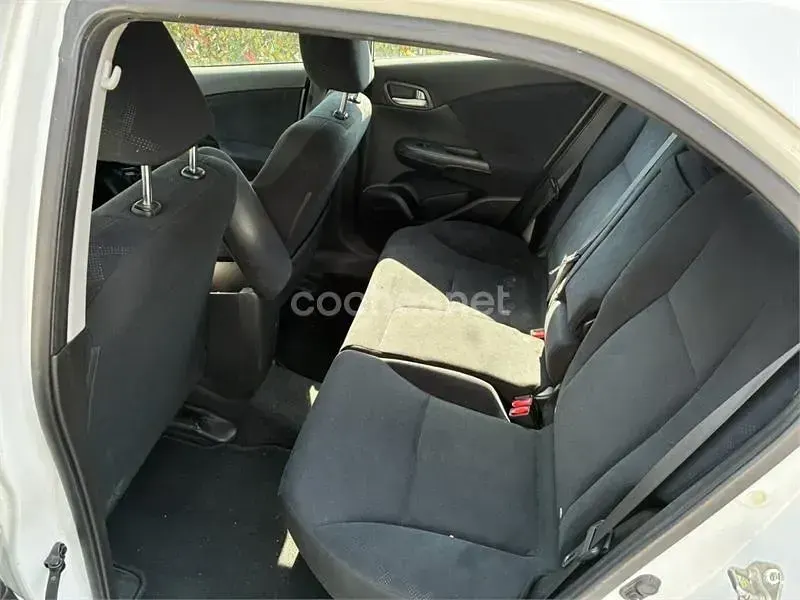 Usado Honda Civic Lifestyle 120 CV (88 kW) 2013 Blanco Berlina