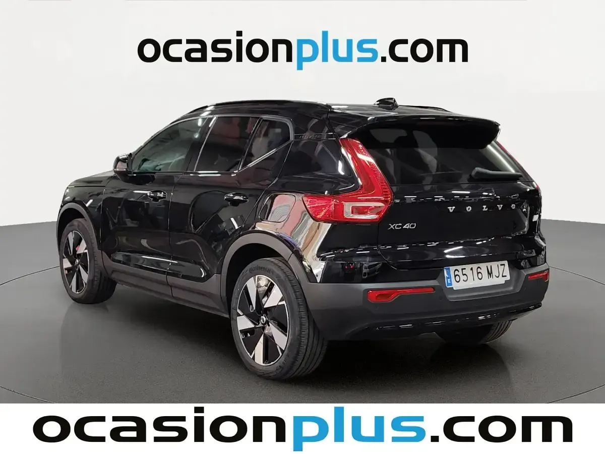Usado Volvo XC40 Core 185 kW (252 CV) 2023 Negro SUV