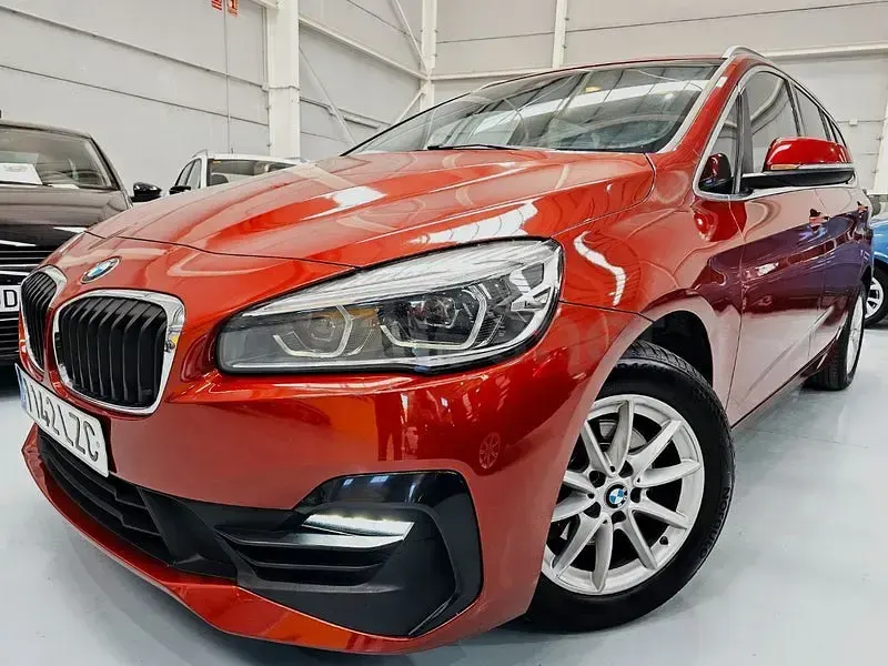 Usado BMW 216 Advantage 116 CV (85 kW) 2018 Rojo Familiar