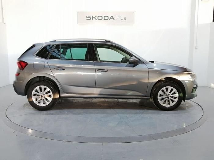 Usado Skoda Kamiq Selection 115 CV (84 kW) 2025 Gris / plateado SUV