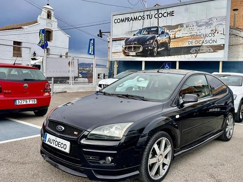 Usado Ford Focus Trend 100 CV (73 kW) 2007 Negro Berlina