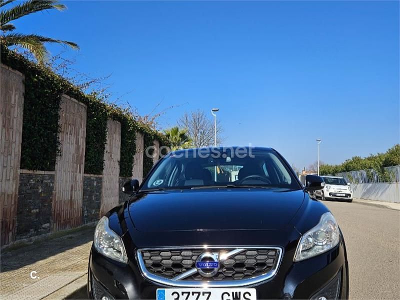 Usado Volvo C30 Summum 109 CV (80 kW) 2010 Negro Utilitario