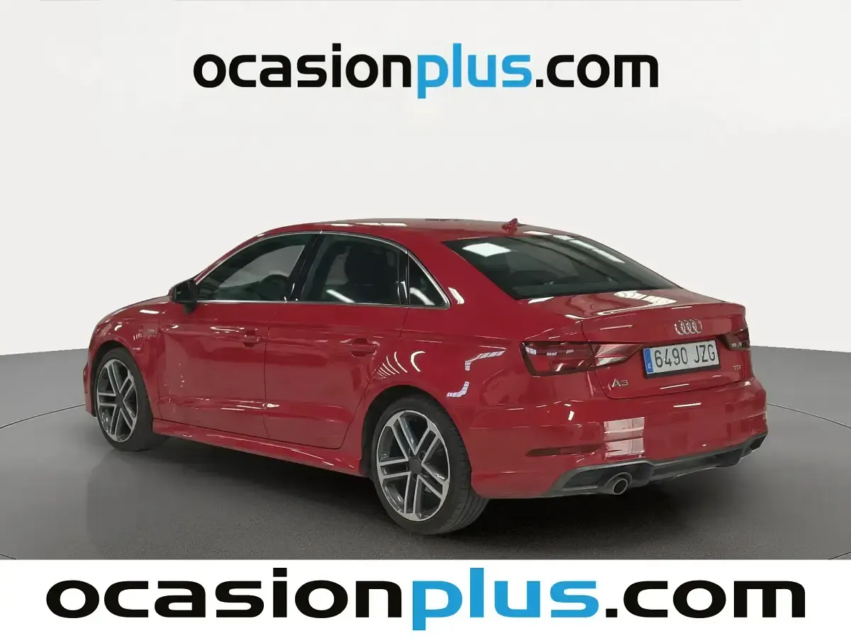 Usado Audi A3 S-Line 116 CV (85 kW) 2017 Rojo Berlina