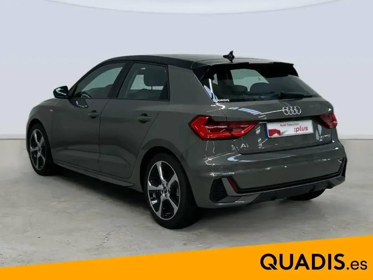 Usado Audi A1 110 CV (80 kW) 2022 Gris SUV