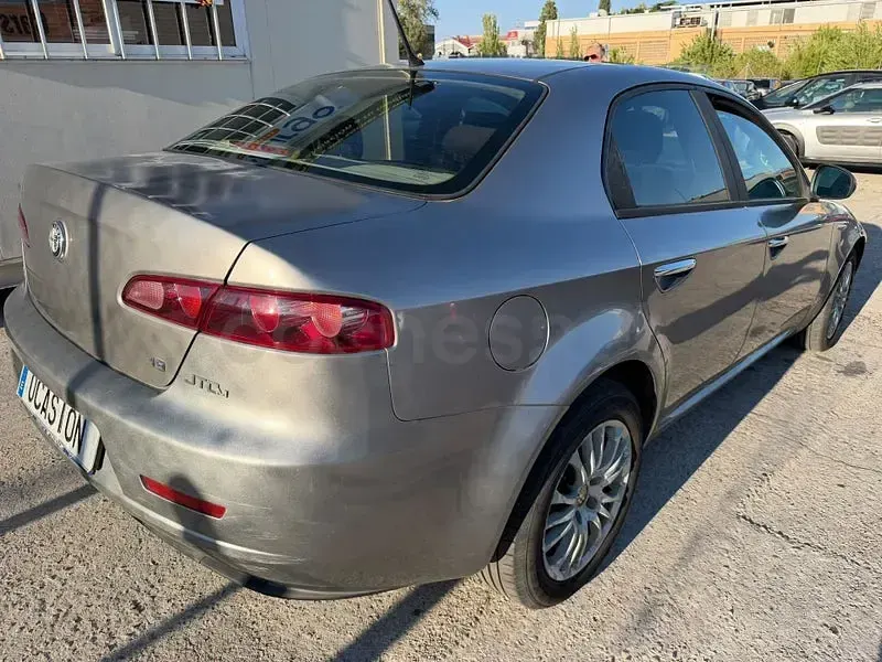 Usado Alfa Romeo 159 Distinctive 150 CV (110 kW) 2008 Gris / plata Berlina