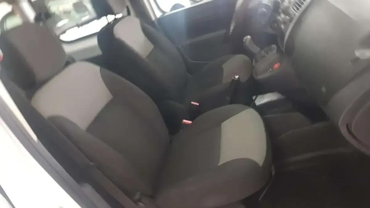 Usado Renault Kangoo 75 CV (55 kW) 2020 Blanco Monovolumen