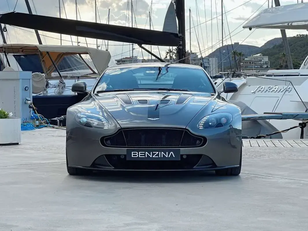 Usado Aston Martin Vantage 604 CV (444 kW) 2017 Gris Coupe