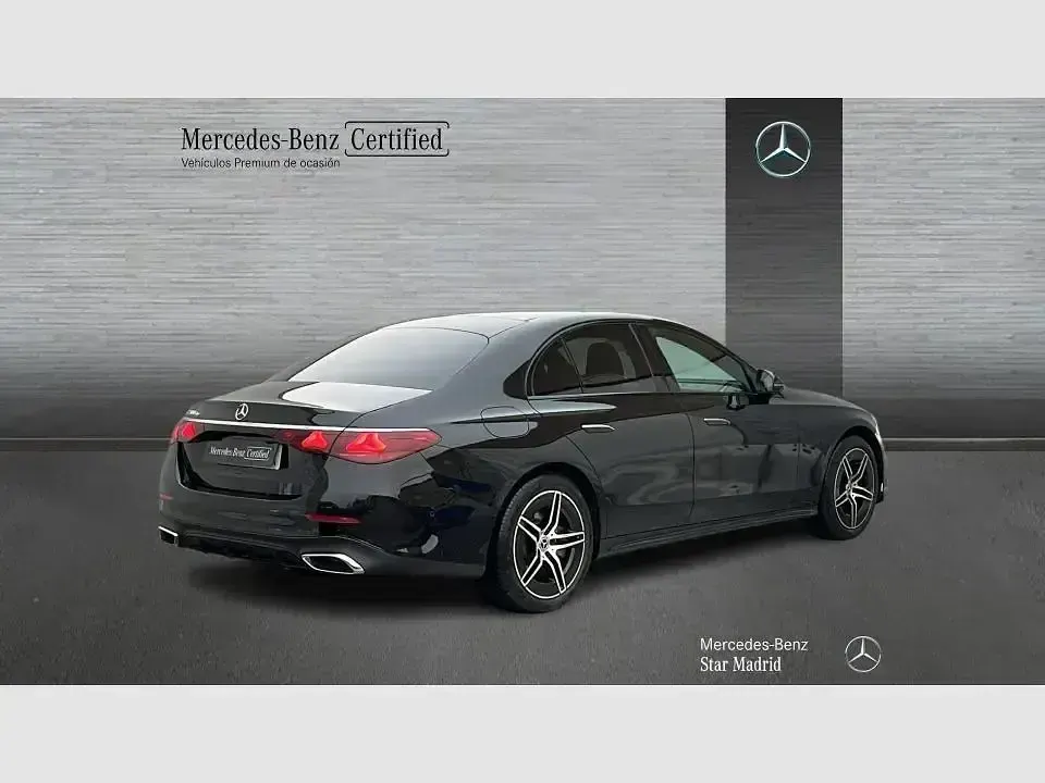 Begagnad Mercedes E300 313 HK (230 kW) 2025 Svart Sedan