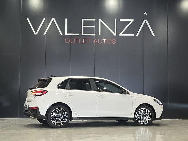 Usado Hyundai i30 N Line 96 CV (70 kW) 2025 Blanco Berlina