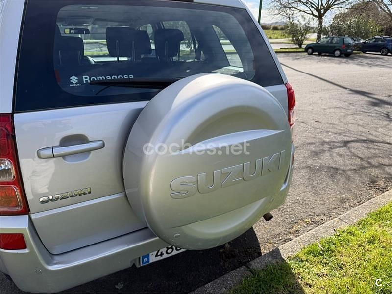 Usado Suzuki Grand Vitara 129 CV (94 kW) 2008 Gris / plata SUV