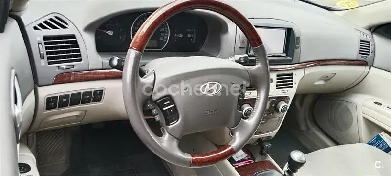 Usado Hyundai Sonata Comfort 140 CV (102 kW) 2008 Negro Berlina