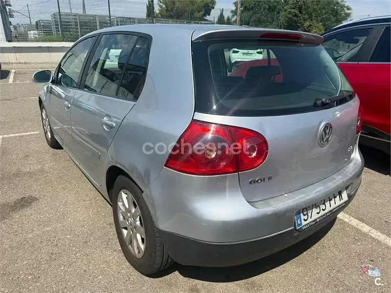Usado VW Golf Cabriolet 140 CV (102 kW) 2011 Gris / plata Descapotable