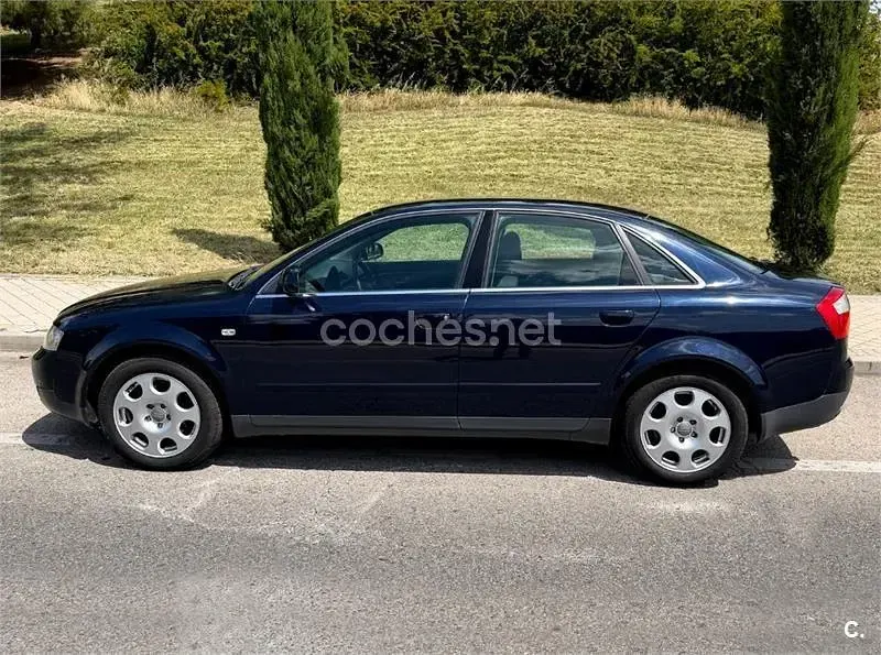Usado Audi A4 150 CV (110 kW) 2005 Azul Berlina