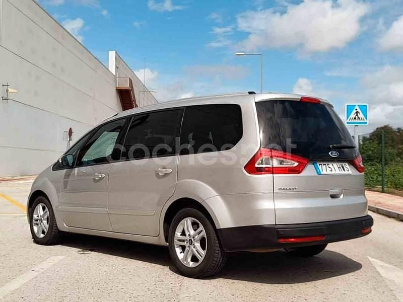 Usado Ford Galaxy Titanium 140 CV (102 kW) 2014 Gris / plata Monovolumen