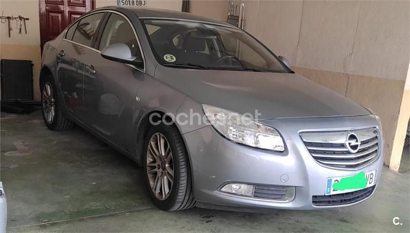 Usado Opel Insignia Edition 160 CV (117 kW) 2010 Gris / plata Berlina