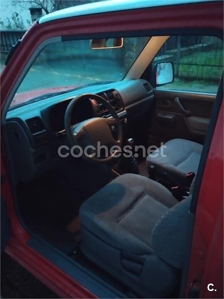 Usado Suzuki Jimny 80 CV (58 kW) 2003 Rojo SUV