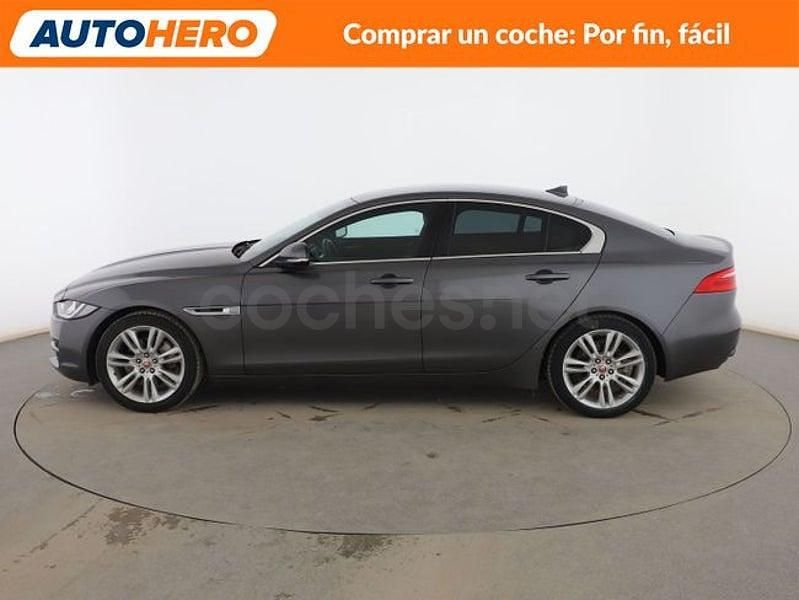 Usado Jaguar XE Prestige 180 CV (132 kW) 2016 Gris Berlina