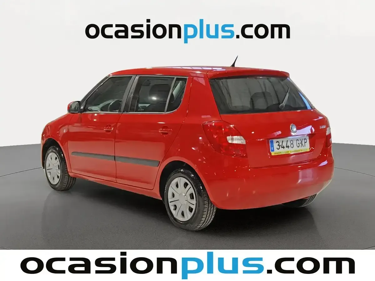 Usado Skoda Fabia 60 CV (44 kW) 2010 Rojo Utilitario