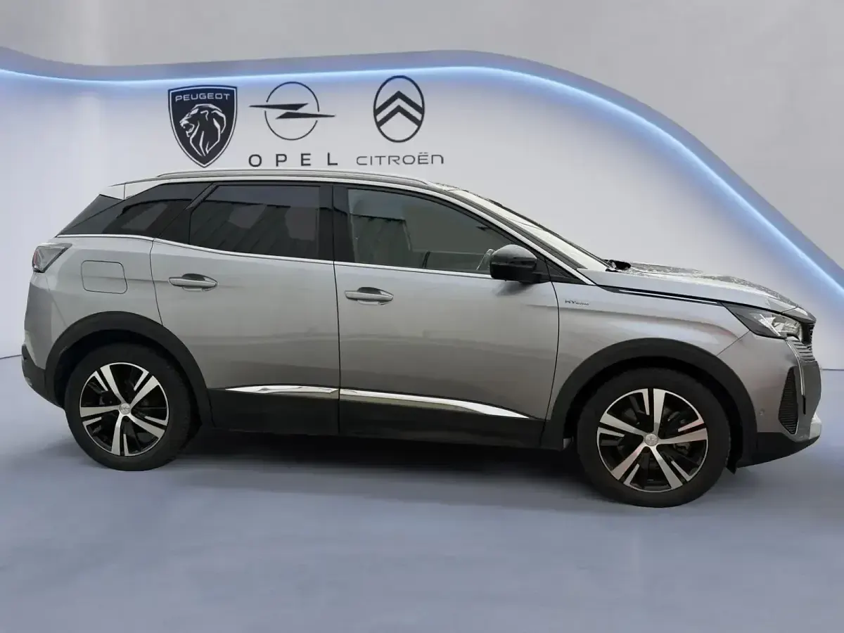 Usado Peugeot 3008 GT 225 CV (165 kW) 2022 Gris / plata SUV