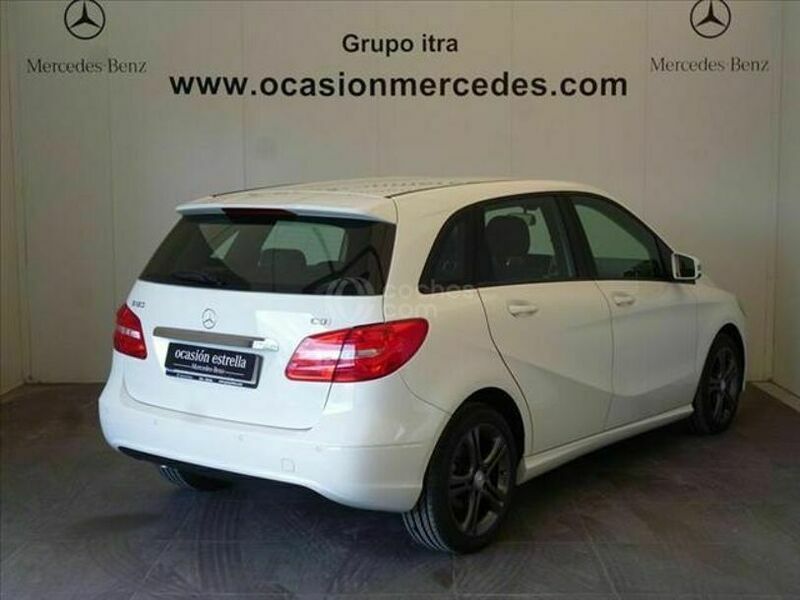 Usado Mercedes B180 109 CV (80 kW) 2014 Blanco Monovolumen