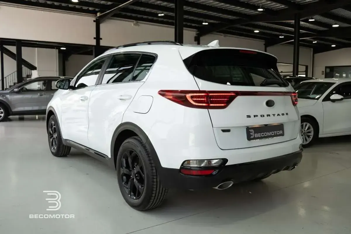 Usado Kia Sportage 136 CV (100 kW) 2022 Blanco SUV
