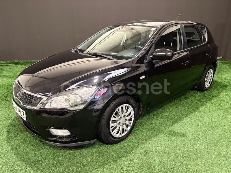 Negro Usado 2012 Kia Ceed Plus Utilitario | 5999 € (Buen precio) - Imagen 1/4