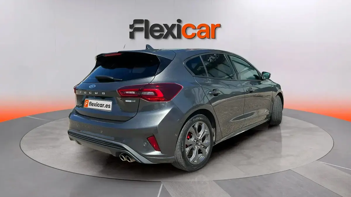 Usado Ford Focus ST-Line 125 CV (91 kW) 2022 Gris Berlina