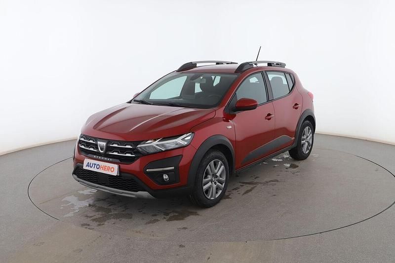 Rojo Usado 2021 Dacia Sandero Comfort Utilitario | 13.699 € (Precio justo) - Imagen 1/3