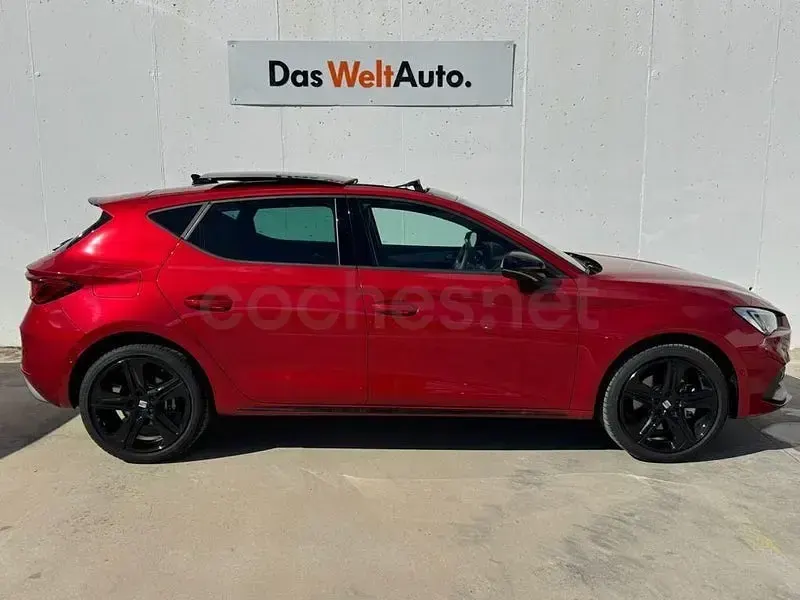 Usado Seat Leon FR 204 CV (150 kW) 2025 Rojo Utilitario