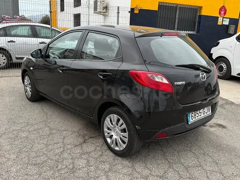 Usado Mazda 2 Active 68 CV (50 kW) 2009 Negro Utilitario