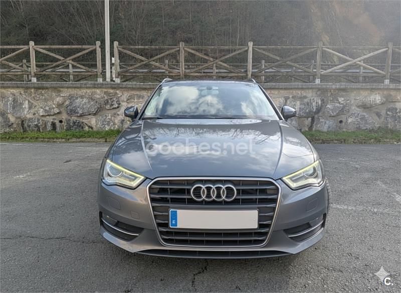 Gris / plata Usado 2014 Audi A3 Ambition Berlina | 10.500 € (Buen precio) - Imagen 1/4