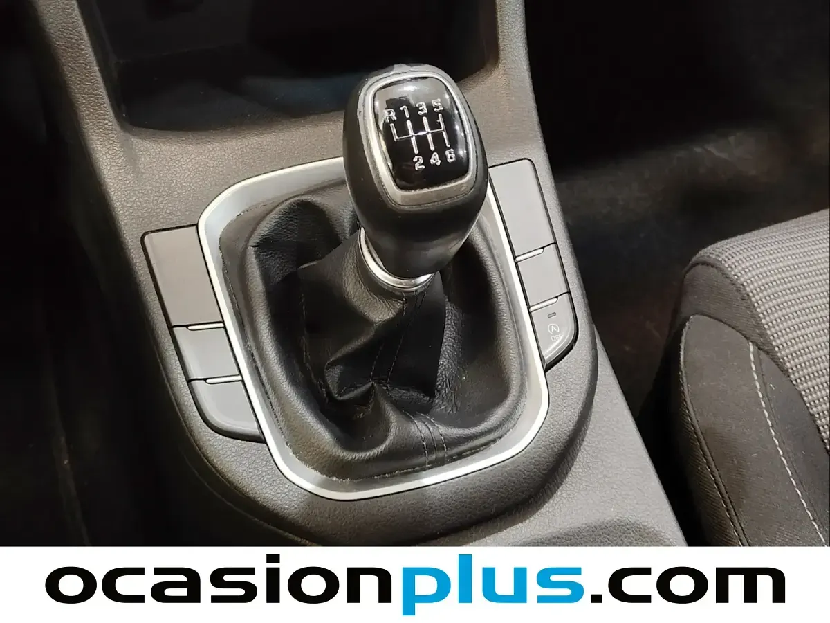 Usado Hyundai i30 GO! 120 CV (88 kW) 2019 Gris Familiar