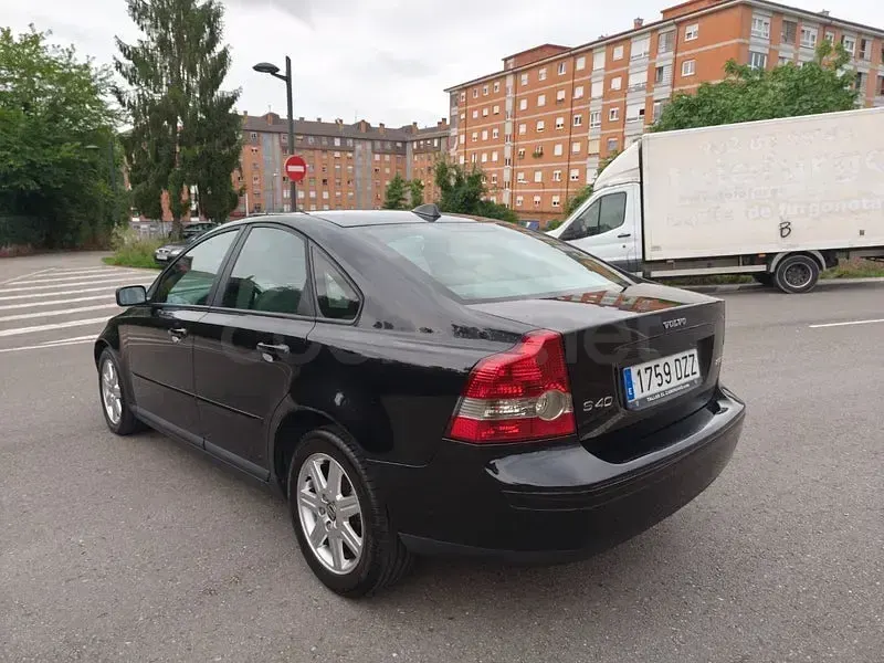 Usado Volvo S40 Momentum 136 CV (100 kW) 2006 Negro Berlina