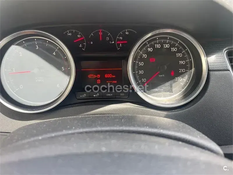 Usado Peugeot 508 Access 112 CV (82 kW) 2011 Negro Berlina