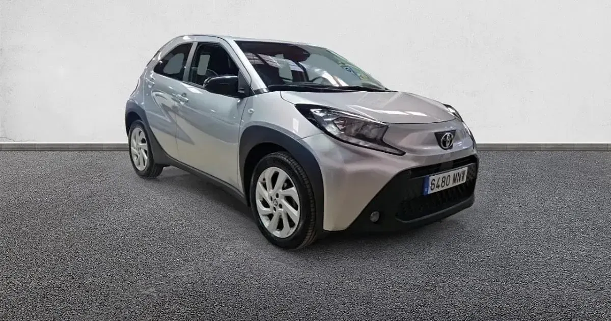 Usado Toyota Aygo X Play 72 CV (52 kW) 2024 SUV