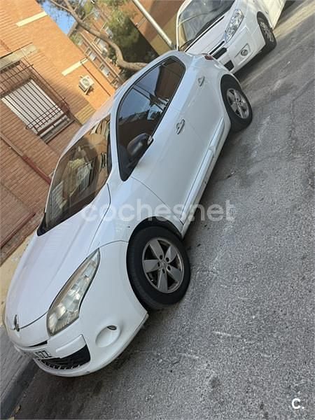 Blanco Usado 2010 Renault Mégane GrandTour Familiar | 3500 € (Precio justo) - Imagen 1/4